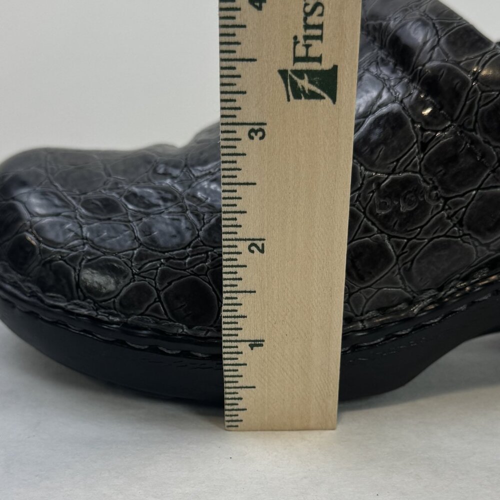 BOC Born Concept Womens Size 7 Gray Croc Faux Leather Peggy Slip On Clogs Shoes - Picture 14 of 15